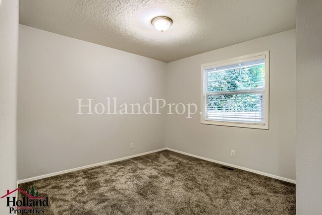 Building Photo - 6860 SW 188th Ave