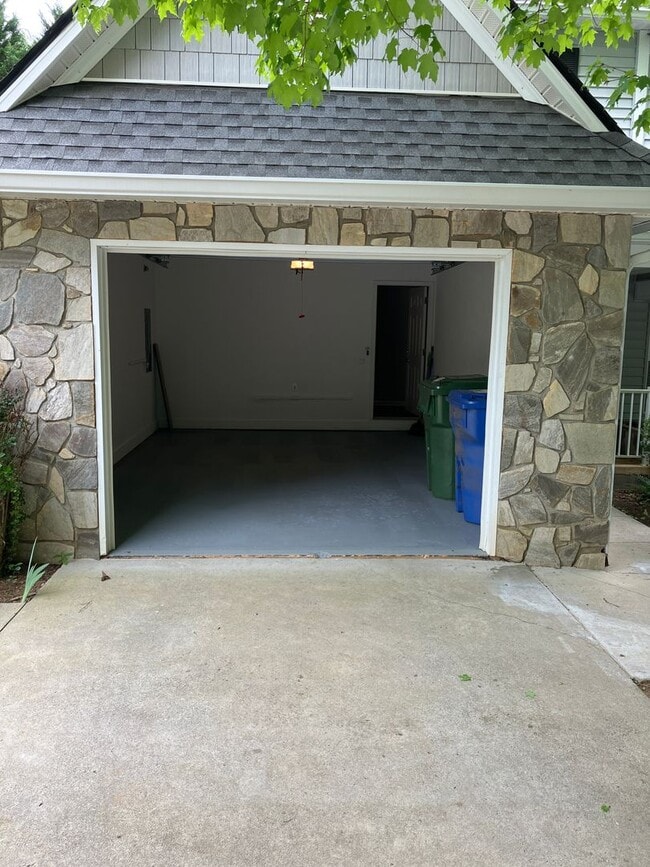 Building Photo - Newly Renovated Townhome in Arden