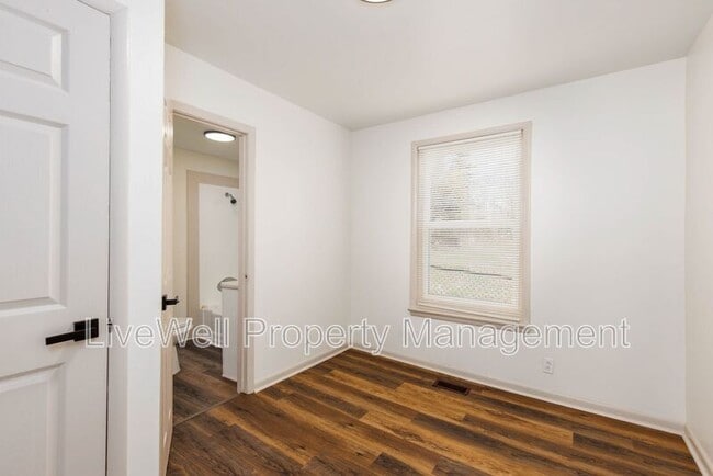 Building Photo - 1216 4th Pl N