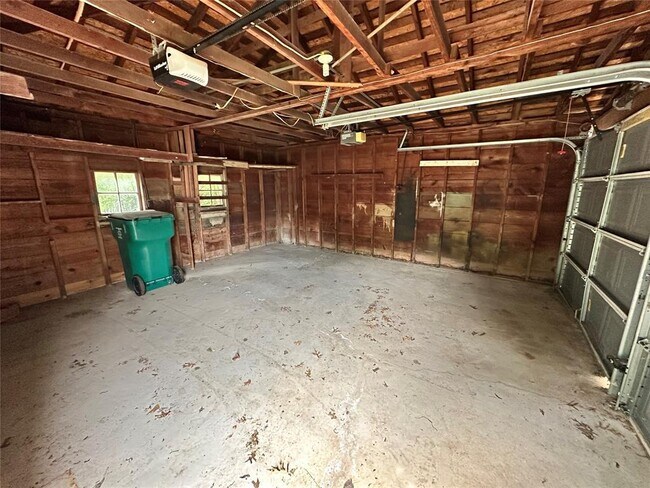 Building Photo - 2132 NW 29th St