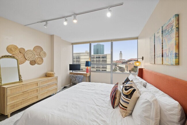 Building Photo - 1800 Lavaca St