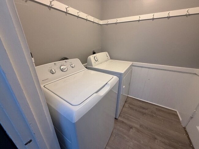 Building Photo - 235 Standish Ave