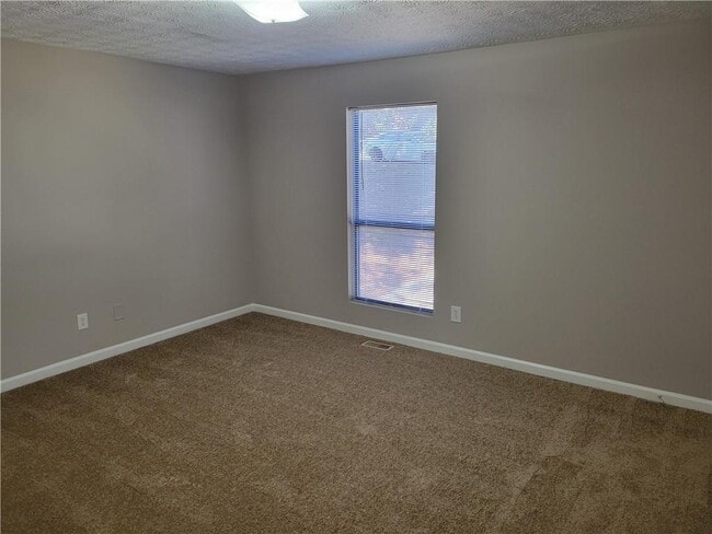 Building Photo - 410 Collett Ave