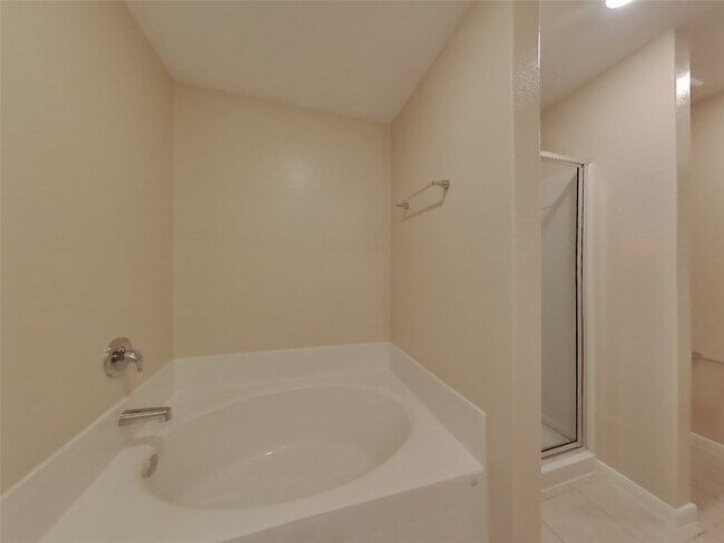 Building Photo - 805 Painted Bison Dr