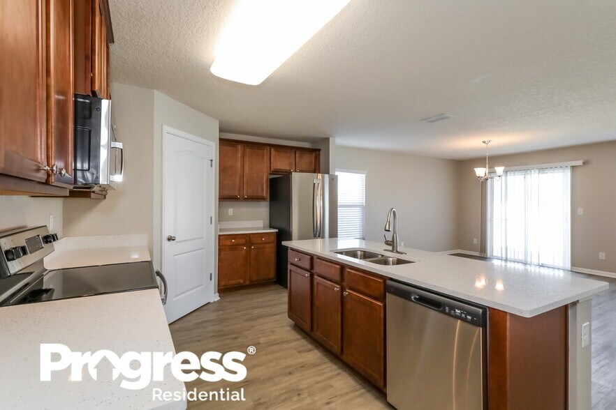 Building Photo - 3426 Canyon Falls Dr