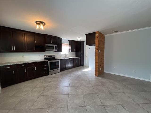 Building Photo - 12120 Bishop Dr