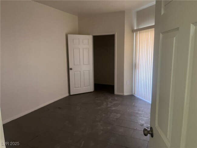Building Photo - 8555 W Russell Rd