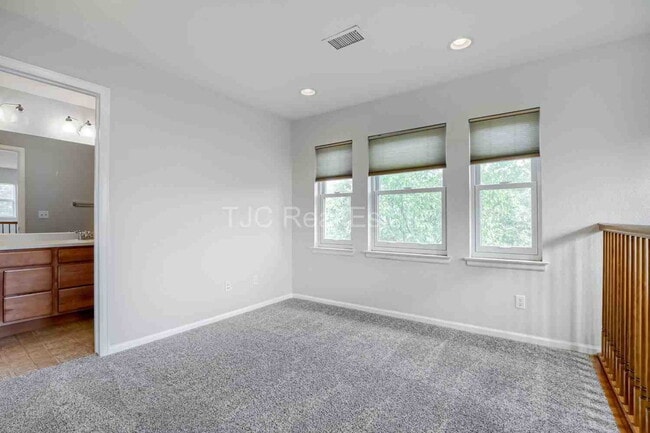 Building Photo - 3427 Florence Way