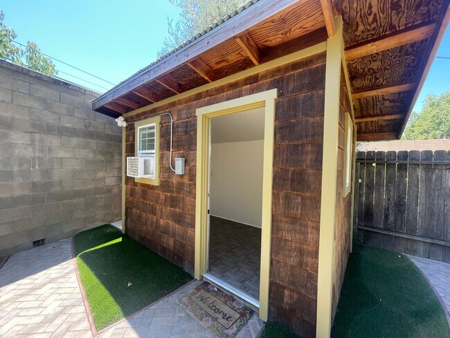 Building Photo - 2709-2711 Freeport Blvd