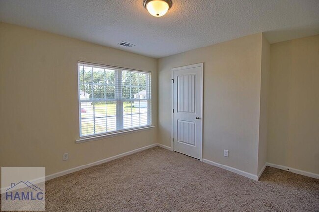 Building Photo - 260 Whippoorwill Wy NE