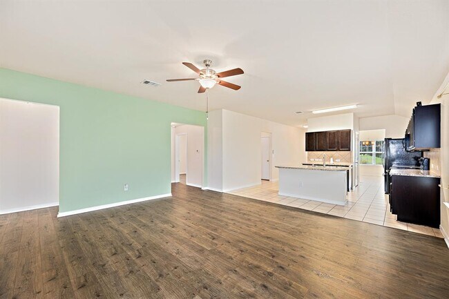 Building Photo - 5916 Montrelia Dr