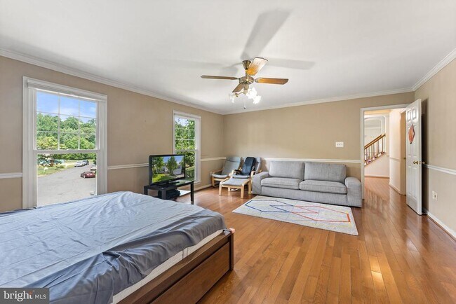 Building Photo - 8000 Sandburg Ct