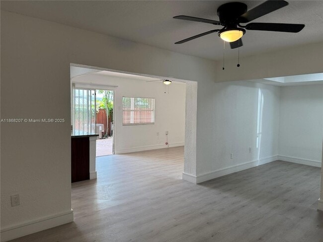Building Photo - 890 W 81st Pl
