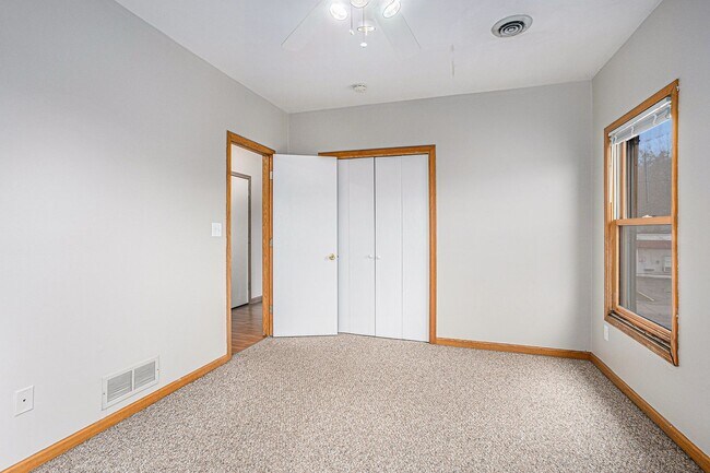 Building Photo - West Lovell 2-Bed/1-Bath upstairs apartment, 789 sq. ft. - Ask about our Security Deposit Alterna...