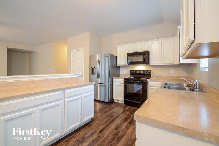 Building Photo - 771 Deerwood Dr