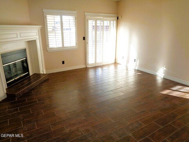 Building Photo - 7072 Luz De Espejo Dr