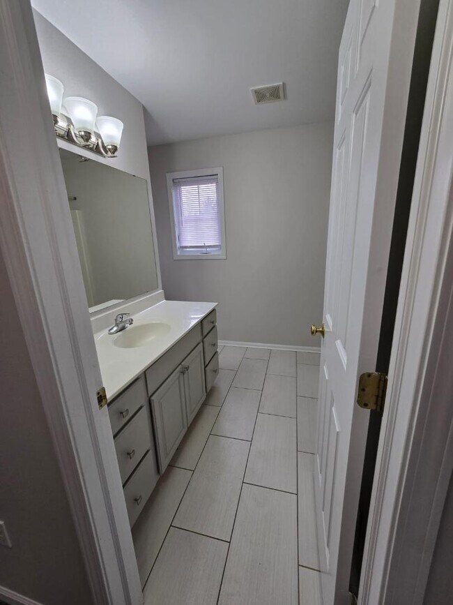 Building Photo - 5431 Boxwood Ct SE