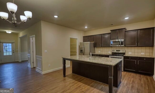 Building Photo - 6571 Bluffview Dr