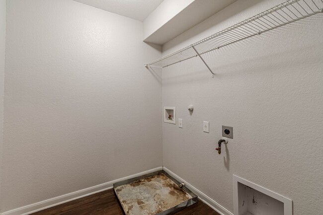Building Photo - 480 Wind Murmur