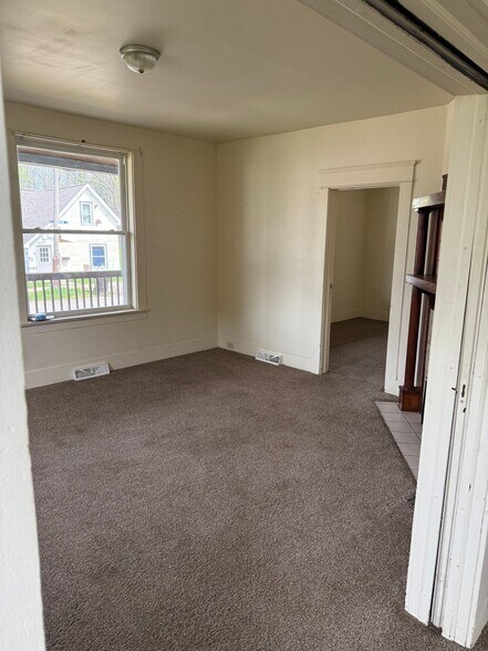 Building Photo - 100 Brook St