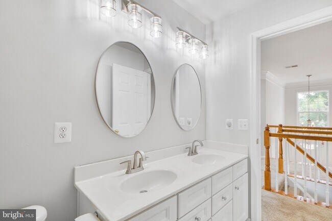 Building Photo - 115 Richard Dr SE