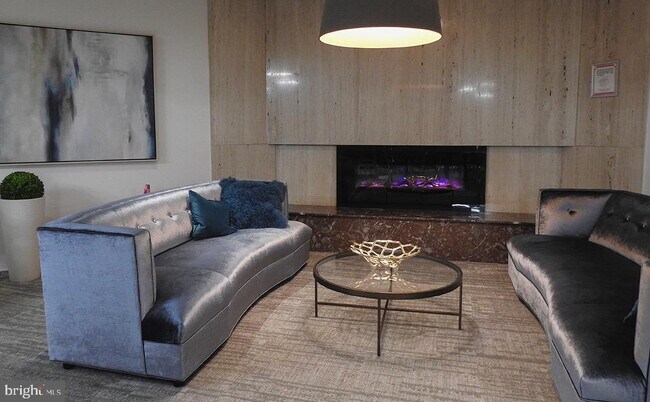 Building Photo - 6101 Edsall Rd