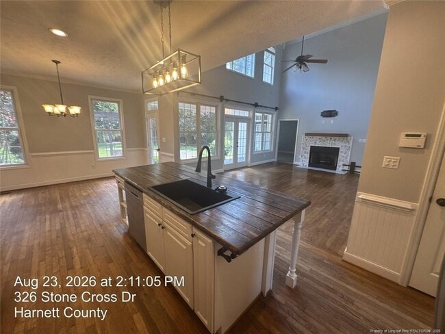 Building Photo - 326 Stone Cross Dr