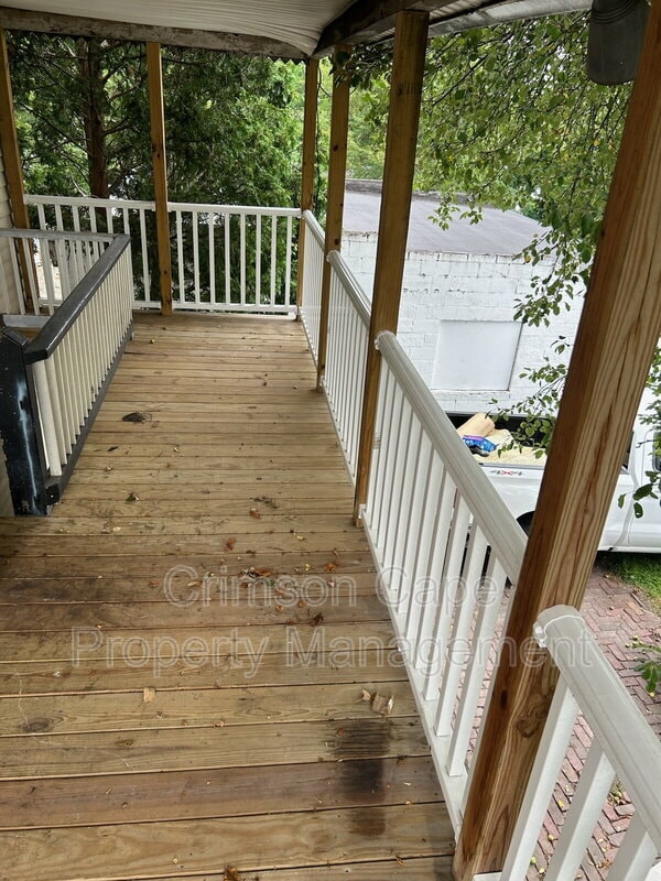 Building Photo - 1137 Grove St