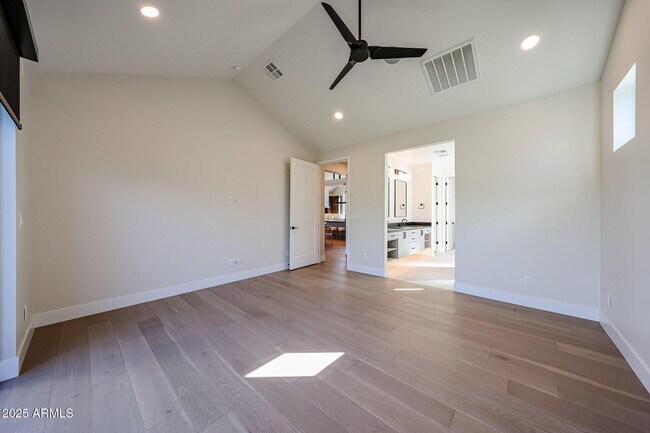 Building Photo - 6314 N 10th Dr