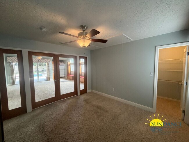 Building Photo - Spacious 5-Bedroom Home with Heated Pool & Hot Tub in Niceville!