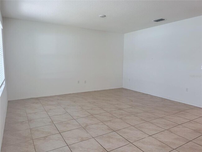 Building Photo - 1805 Rain Lily Pl