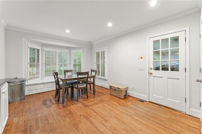 Building Photo - 2986 Mornington Dr NW