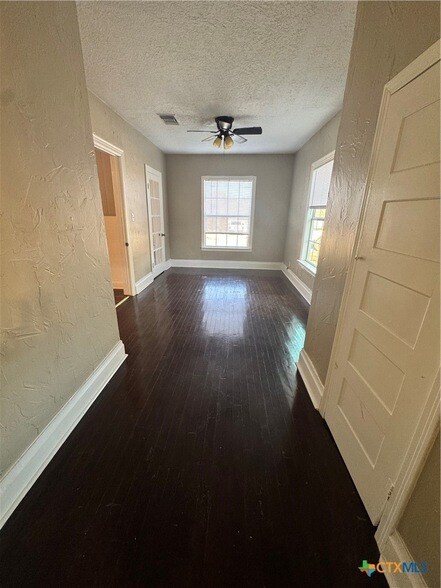 Building Photo - 209 Lackey St