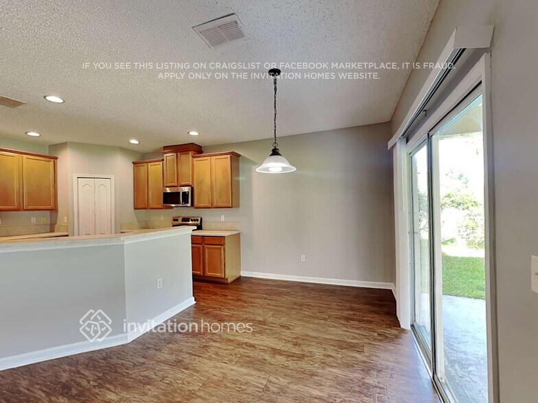 Building Photo - 620 Porto Cristo Ave