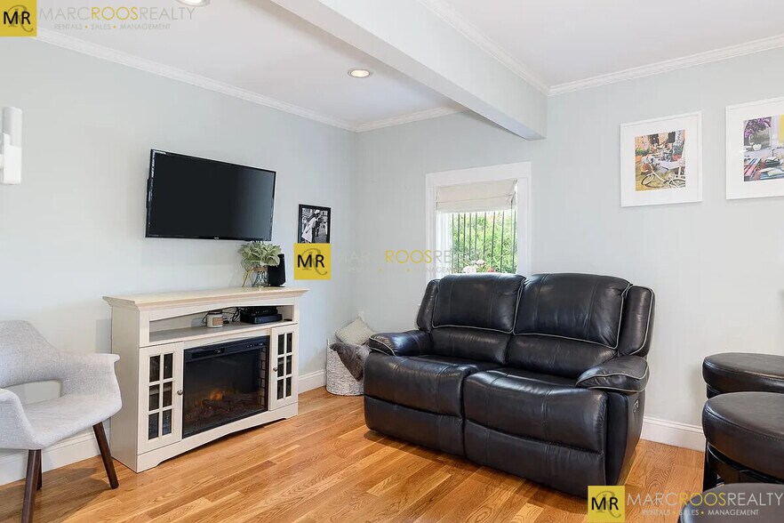 Building Photo - 182 Marion St