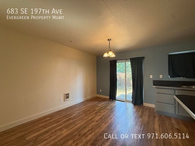 Building Photo - 683 SE 197th Ave