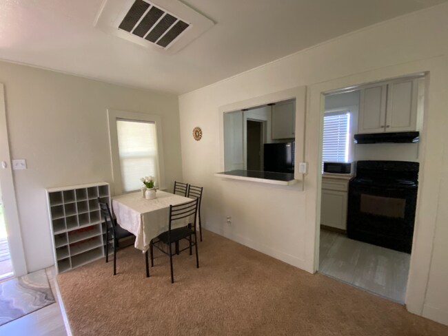 Building Photo - 1563 Willis St