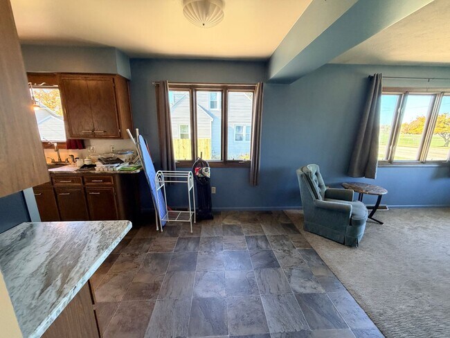 Building Photo - 2450 Porter St SW