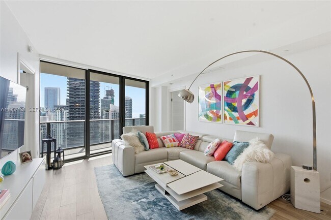 Building Photo - 801 S Miami Ave