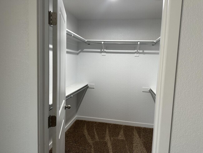 Building Photo - 21601 Garibaldi Ct