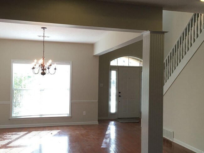 Building Photo - Beautiful 4br Lakeland home with a HUGE bonus room! Over 3300 sq ft! Pets are owner's approval, f...
