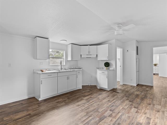 Building Photo - 146 Deerwood Ln