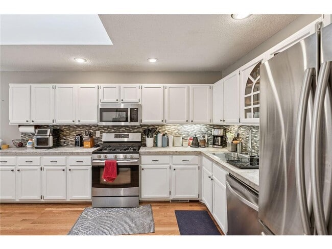 Building Photo - 2265 Oregon Ct