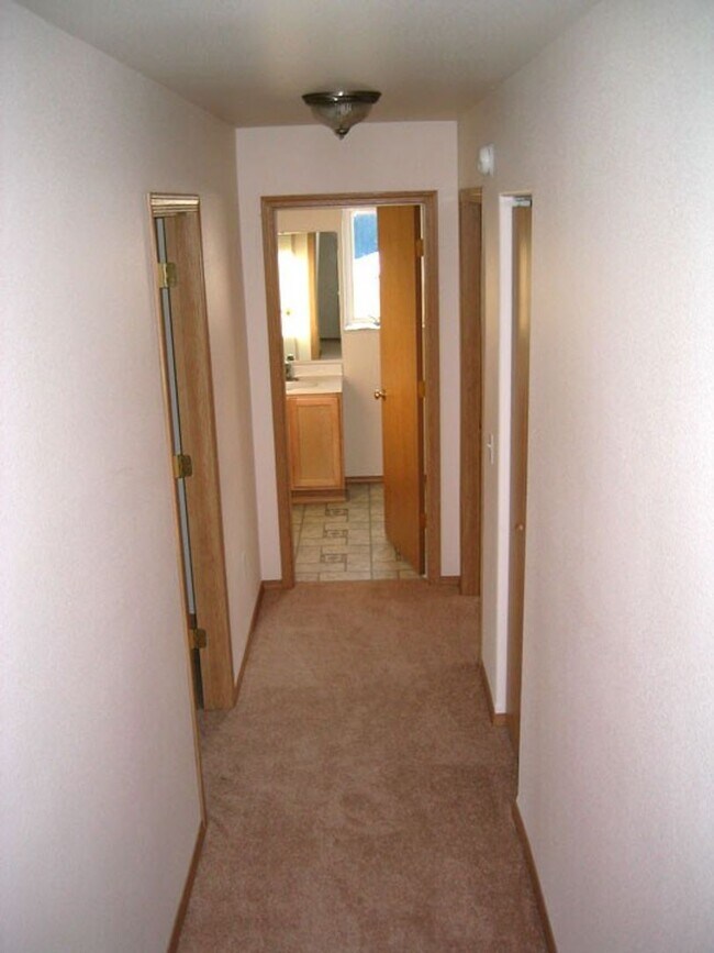 Building Photo - 4683 Bluegill Rd