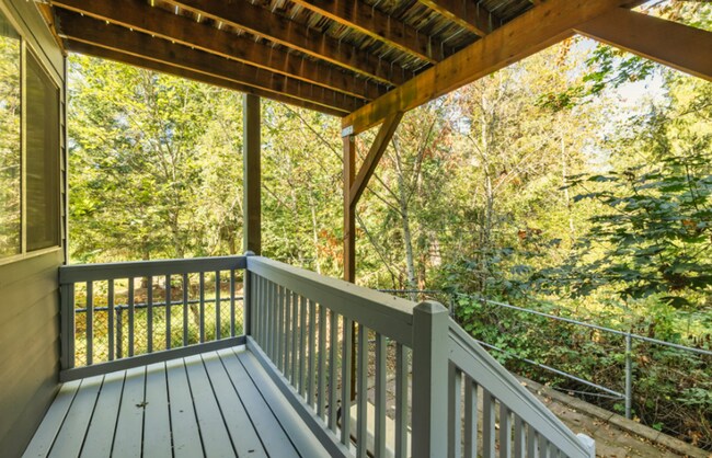 Building Photo - Spacious 5-Bedroom Retreat with Private Gr...