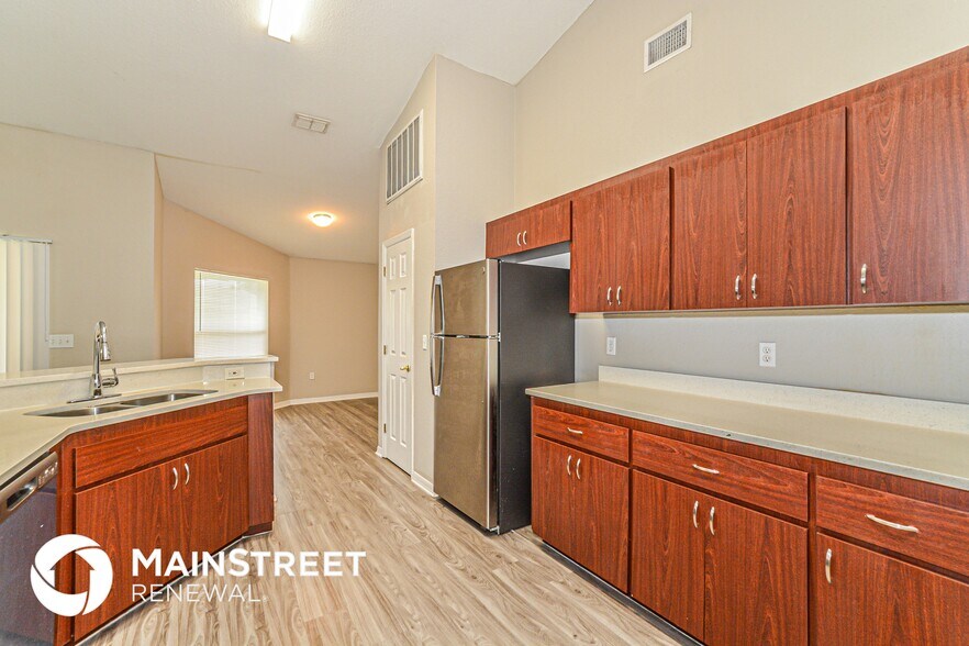 Building Photo - 918 Summer Glen Dr