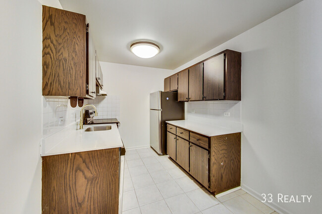 Building Photo - Oak Lawn / The Vine Apartments / 1 Bed / P...