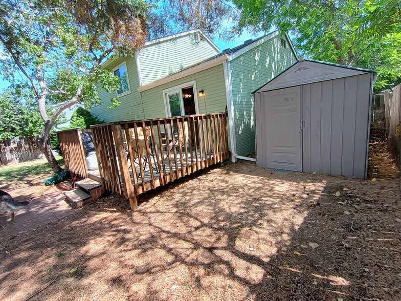 Building Photo - 3213 Laredo Ln