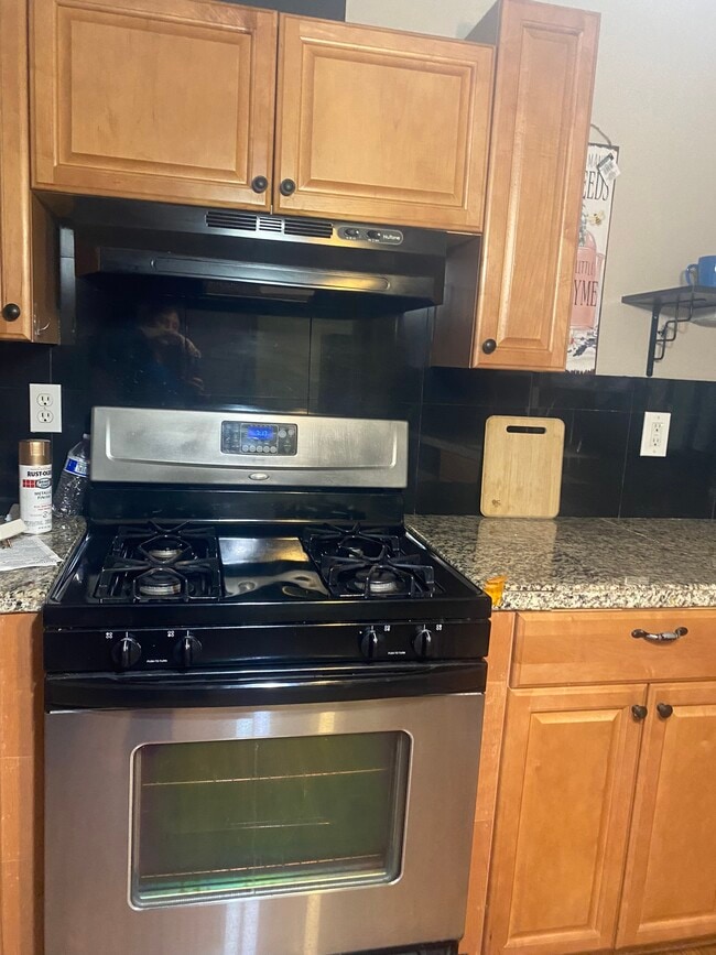 Building Photo - 555 E Simpson Ave