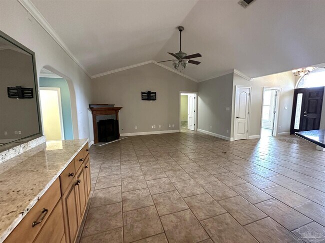 Building Photo - 1611 Luzon Ln